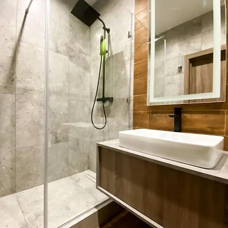 Loft - 43m With Modern Renovation *